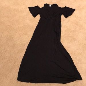 Splendid, romantic, cold-shoulder maxi dress